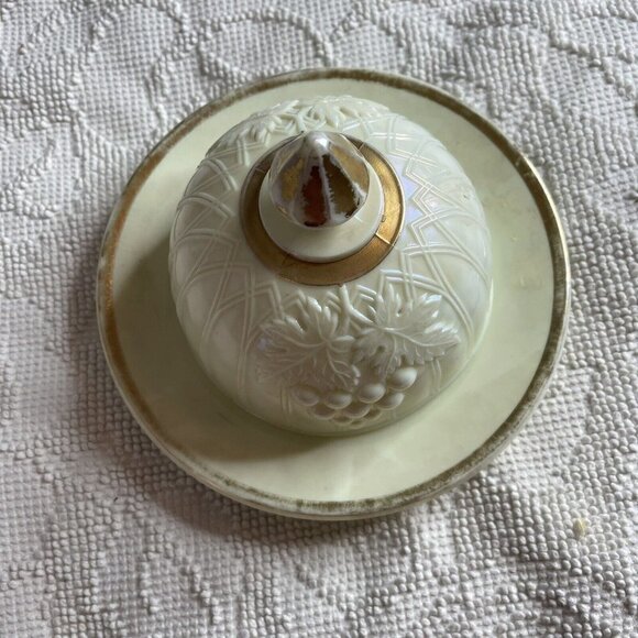 Northwood - Grape & Gothic Arches - Pearlized Covered Butter Dish - Picture 2 of 8